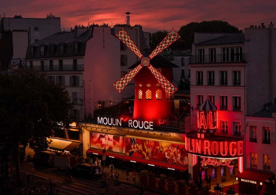Paris: Moulin Rouge Cabaret Show Ticket with Champagne - Small details that make the evening easier