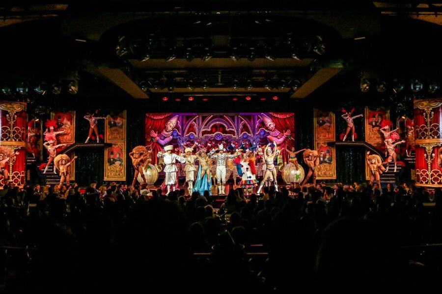Paris: Moulin Rouge Cabaret Show Ticket with Champagne - Who will enjoy this Paris night most