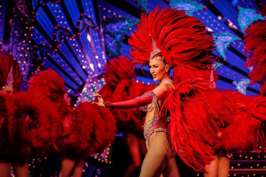 Paris: Moulin Rouge Cabaret Show Ticket with Champagne - Arriving at the red windmill
