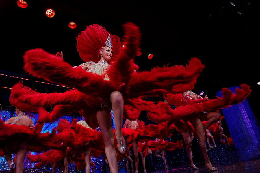 Paris: Moulin Rouge Show with Champagne and Drop-Off Service - The late-night drop-off service