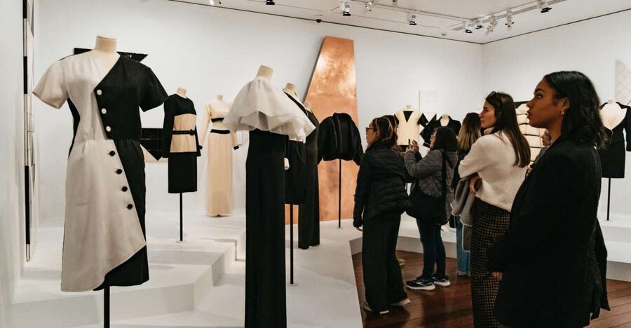 Paris: Musée Yves Saint Laurent Before Opening Hours Tour - Entering the former couture house before the doors open