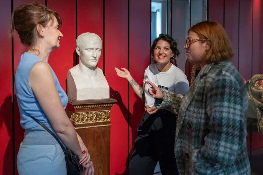 Paris: Napoleon’s Tomb & Invalides Small Group Guided Tour - Why Eight People Makes a Difference