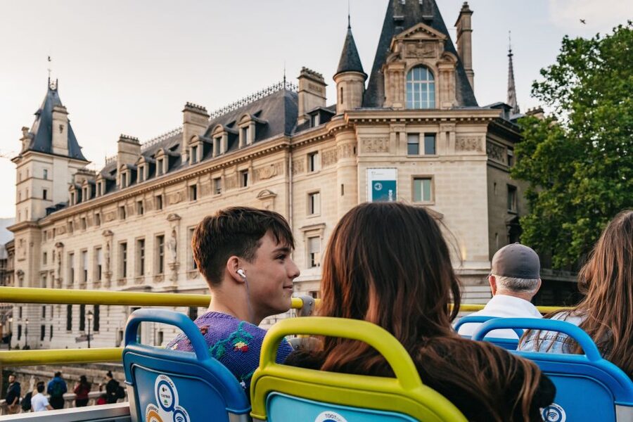 Paris: Night Bus Tour with Audioguide - Key points to know before you book