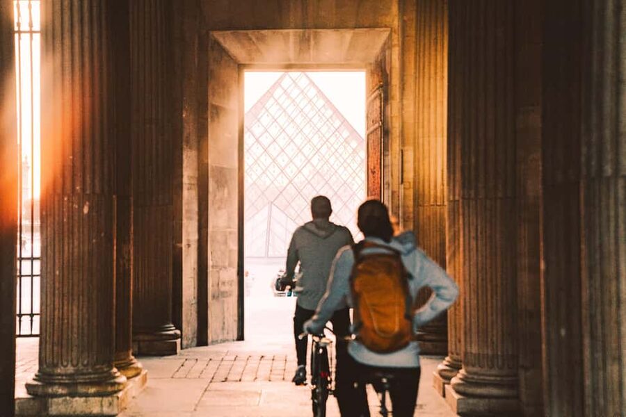 Paris: Night Small-Group Bike Tour and Boat Cruise - Île de la Cité and Notre Dame