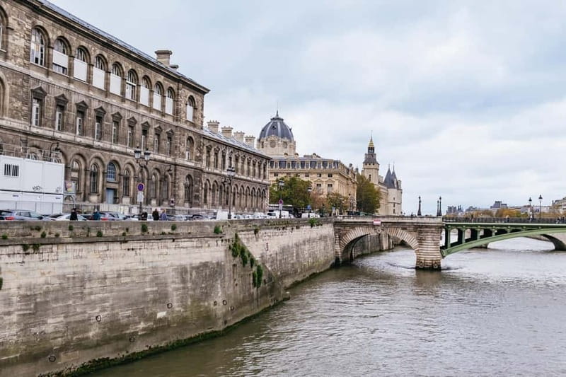 Paris: Notre-Dame Cathedral Exterior Guided Tour - What the $26 price buys you