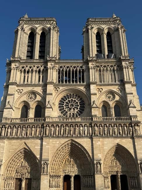 Paris: Notre-Dame Cathedral Exterior Guided Tour - Meeting the guide at Charlemagne’s statue