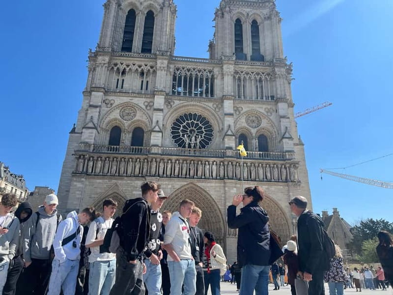 Paris: Notre-Dame Cathedral Exterior Tour & Free Entrance - Key points to know before booking