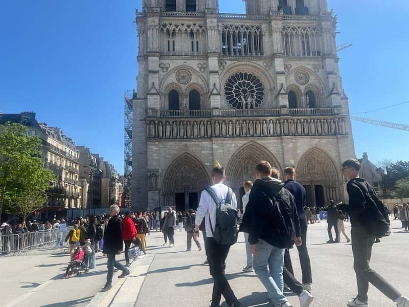 Paris: Notre-Dame Cathedral Exterior Tour & Free Entrance - Entering the cathedral without a guided interior visit