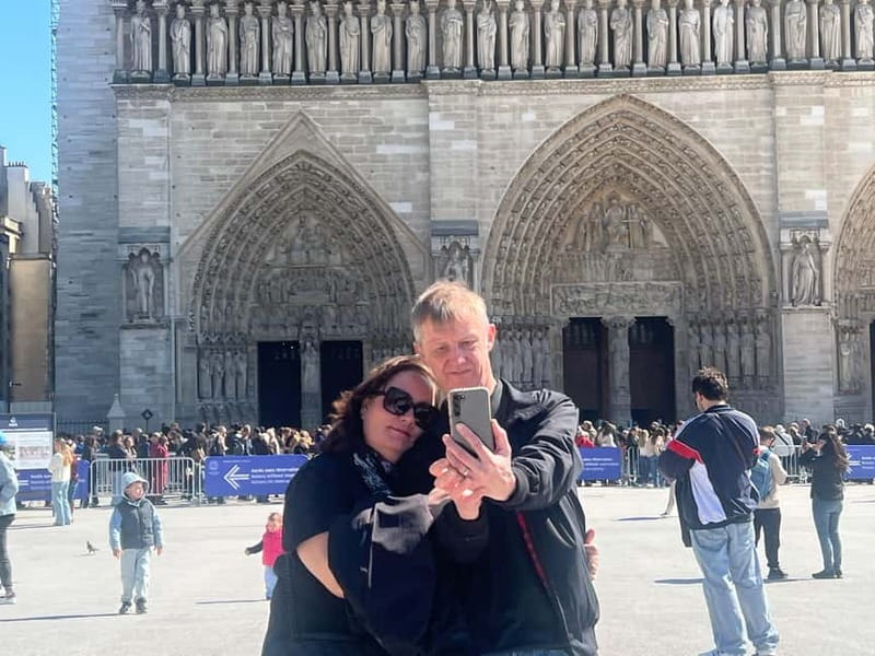 Paris: Notre-Dame Cathedral Exterior Tour & Free Entrance - Dress properly for entry
