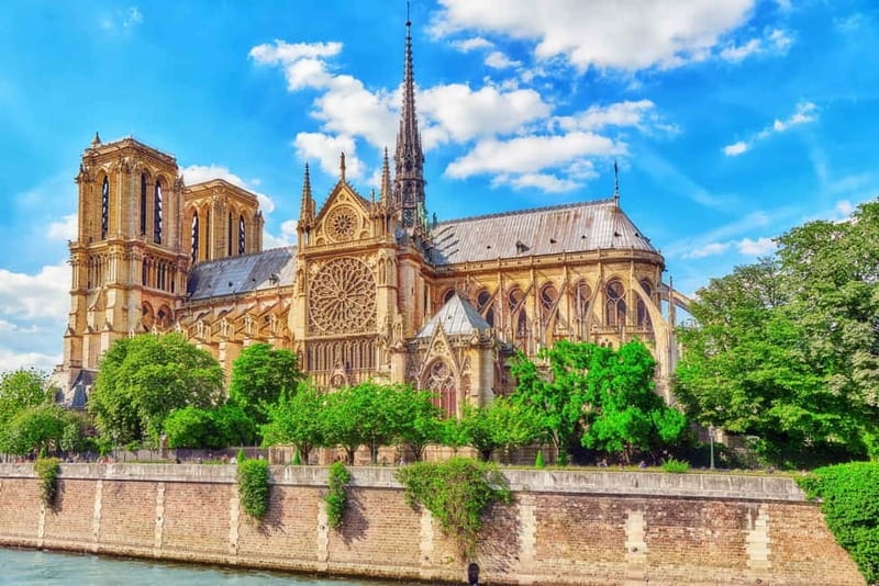 Paris: Notre-Dame Cathedral Exterior Tour & Free Entrance - Meeting at one of two starting points