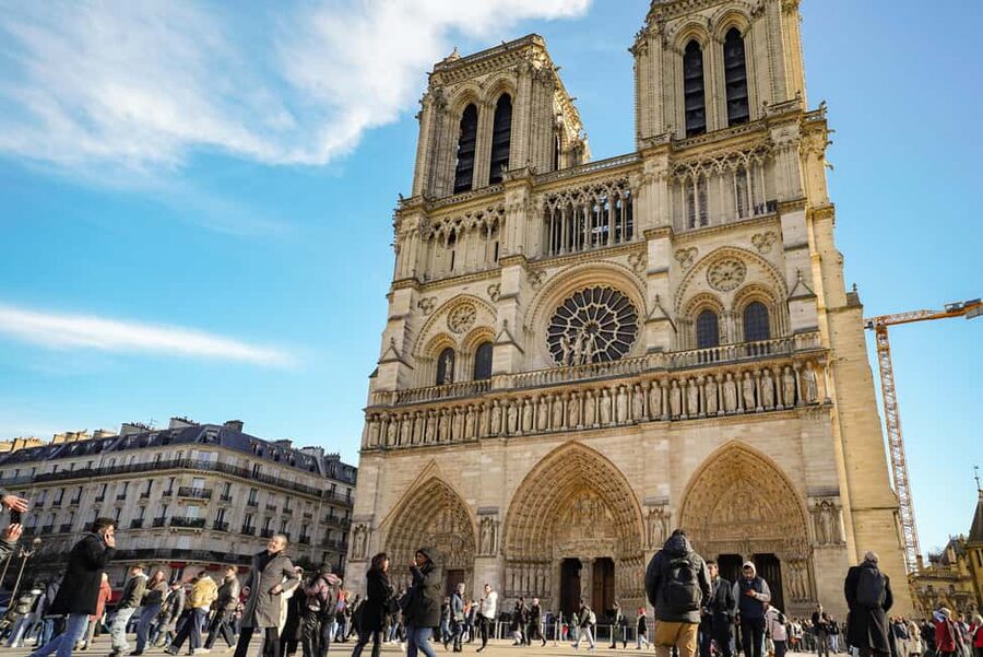 Paris: Notre Dame Cathedral Exterior Tour with Free Entry - Key points to know before booking