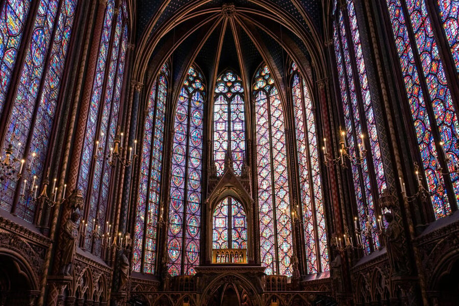 Paris: Notre Dame Cathedral Exterior Tour with Free Entry - The bells, towers, and the memory of the 2019 fire