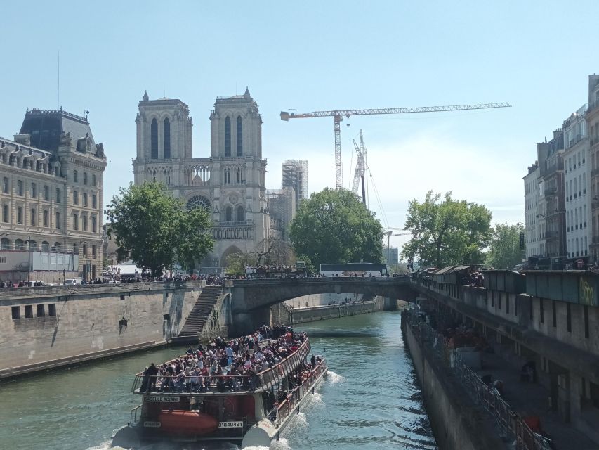 Paris: Notre Dame Exterior Walking Tour with Sainte Chapelle - Île de la Cité and the Latin Quarter