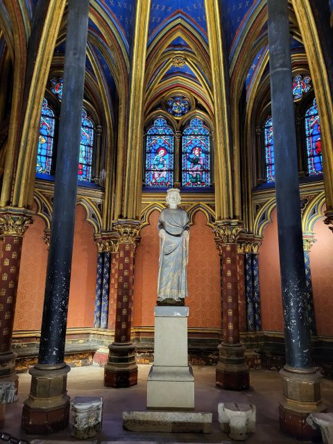 Paris: Notre Dame Exterior Walking Tour with Sainte Chapelle - The optional Conciergerie visit
