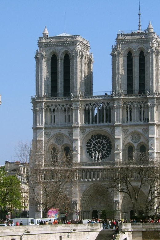 Paris: Notre Dame Outdoor Tour with Sainte-Chapelle / Crypt. - Crossing to Shakespeare and Company