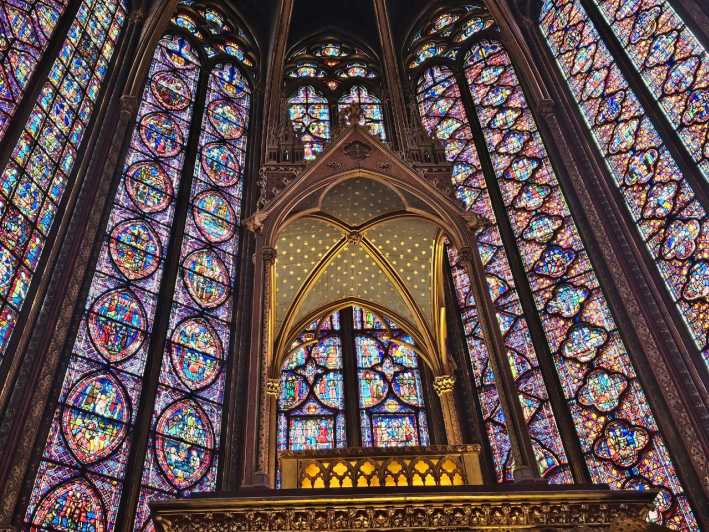 Paris: Notre Dame Outdoor Tour with Sainte-Chapelle / Crypt. - What the small group changes