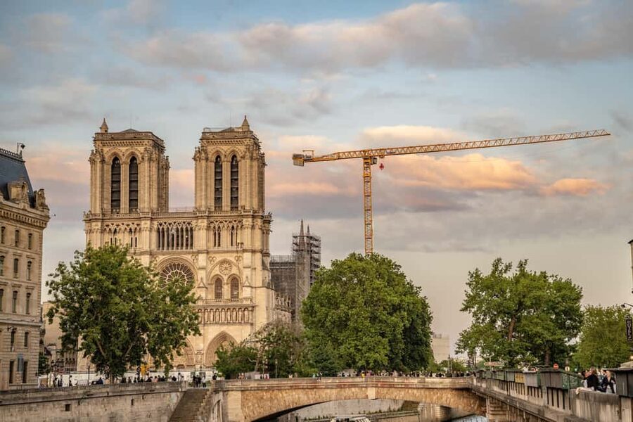 Paris: Notre Dame Outside Tour and Sainte Chapelle Ticket - What This Île de la Cité Tour Actually Delivers