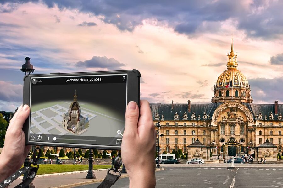 Paris: Openair Double Decker Bus Audio-Guided City Tour - Les Invalides, Pont Neuf, and the river connections