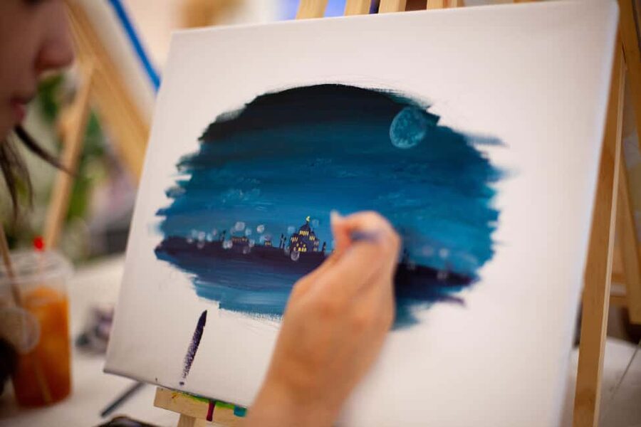 Paris : Painting experience in an art cafe - What happens during the two hours