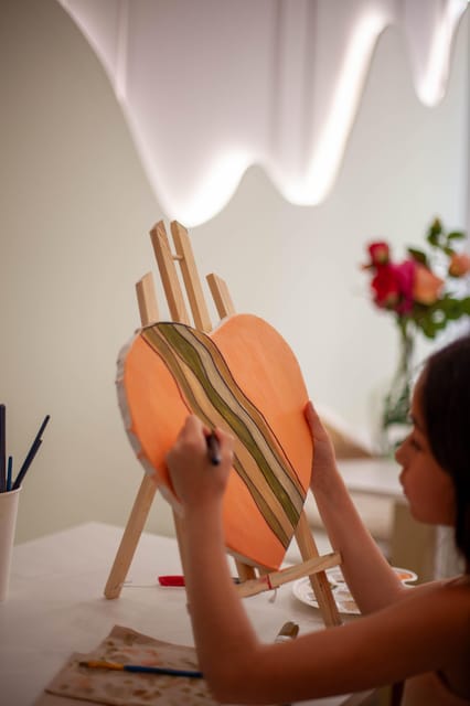 Paris : Painting experience in an art cafe - Who will enjoy Athena Art Cafe most