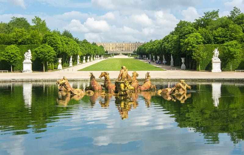 Paris: Palace of Versailles Guided Tour with Bus Transfers - How much value do you get for $101?