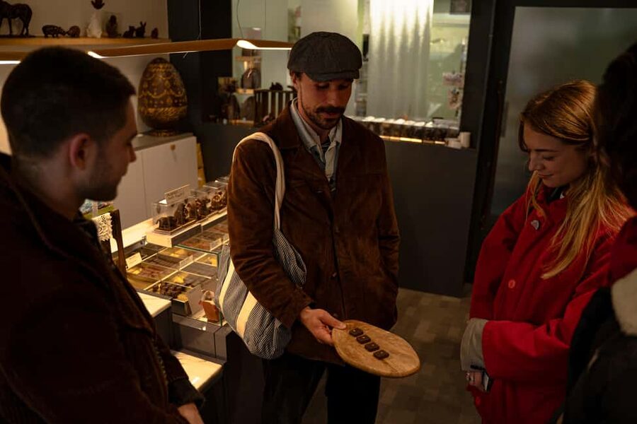 Paris : Pastries and Tragedies, The sweet tour of Montmartre - Why pastries make sense in Montmartre