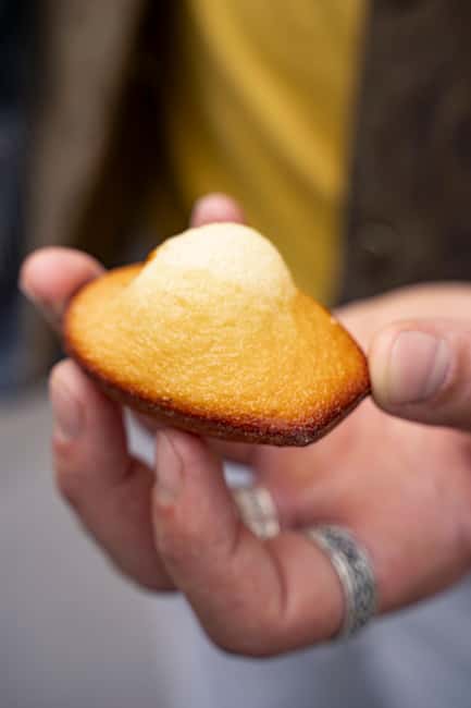 Paris : Pastries and Tragedies, The sweet tour of Montmartre - Windmills, more sweets, and a changing view