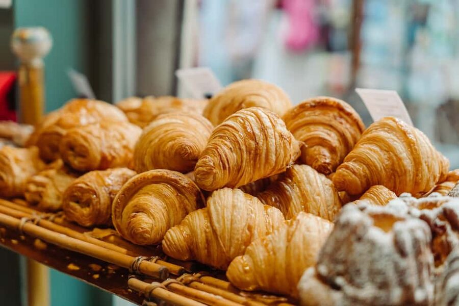 Paris: Pastry & Chocolate Walking Tour with Tastings - The first chocolate and pastry tastings