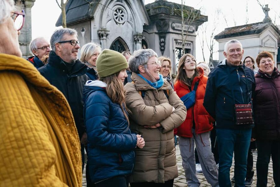 Paris: Pere Lachaise Cemetery Guided Tour - Starting at Rue des Rondeaux