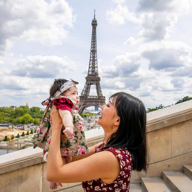 Paris: Photoshoot Around Eiffel Tower with 55 Edited Photos - Why the $100 Group Price Can Be Good Value