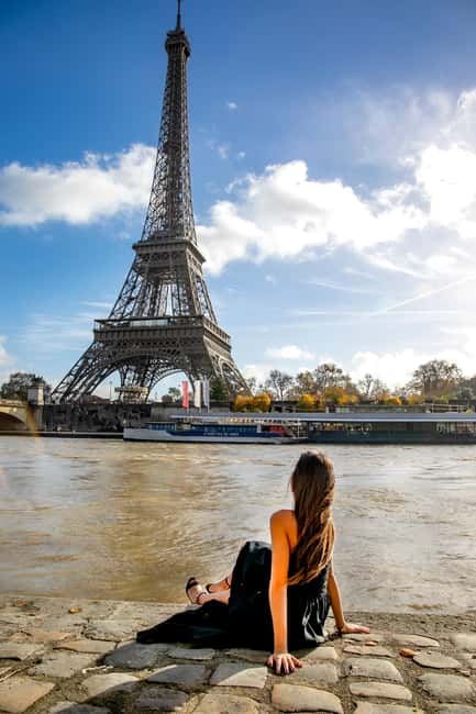 Paris: Photoshoot Around Eiffel Tower with 55 Edited Photos - Pose Direction for Couples, Families, and Shy Photographers