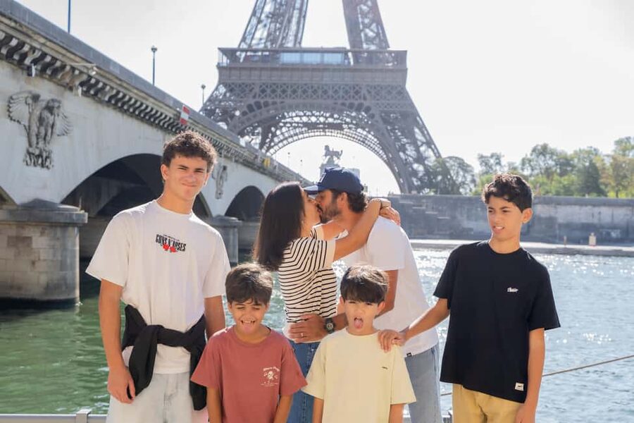 Paris: Premium Photoshoot with Iconic Eiffel Tower Views - Why a Paris photoshoot can be worth your time