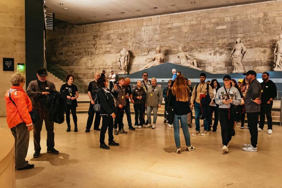 Paris: Priority Access Louvre with Host -Direct to Mona Lisa - Key points before you book