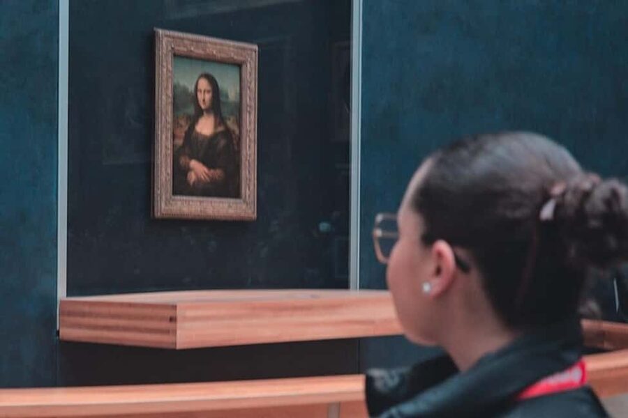 Paris: Priority Access Louvre with Host -Direct to Mona Lisa - Exploring the Louvre after the escort