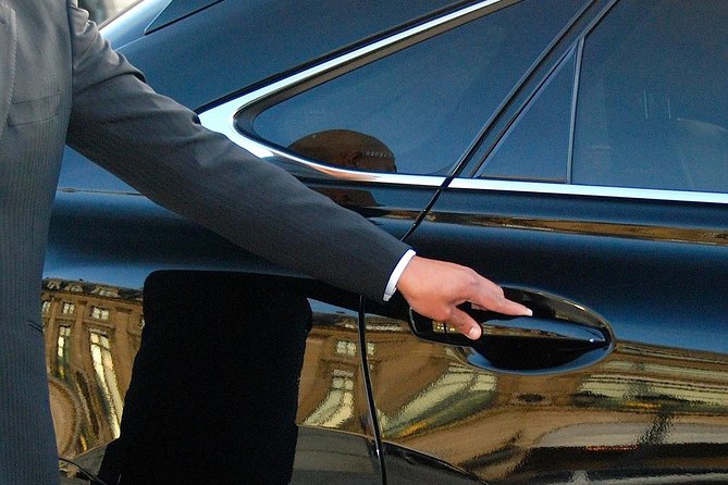 Paris Private Arrival Transfer from Charles de Gaulle (CDG) or Orly (ORY) - The vehicle and luggage rules