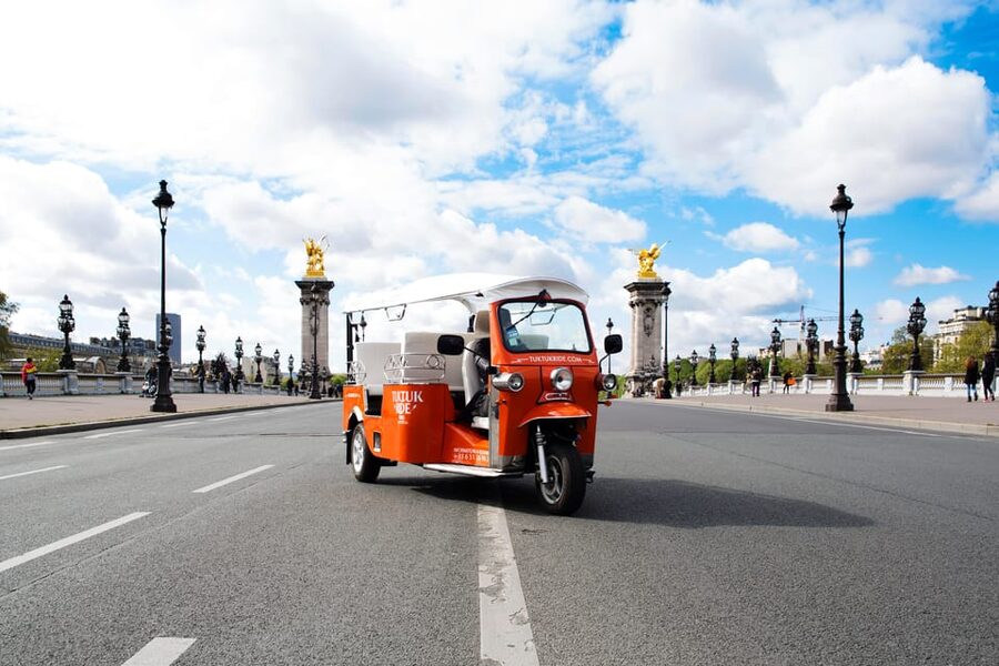 Paris: Private City Highlight Tour by Electric Tuk-Tuk - Concorde, the palaces, and Pont Alexandre III