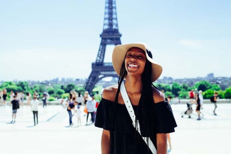 Paris: private city tour with seine river cruise - A family-friendly start beside the Louvre