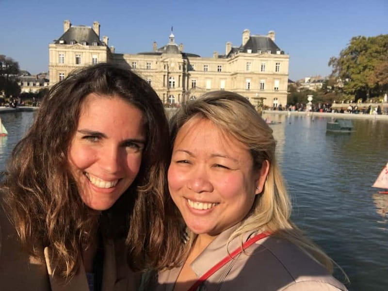 Paris: Private Custom Highlights and Gems Tour with a Local - Seeing the famous Paris first