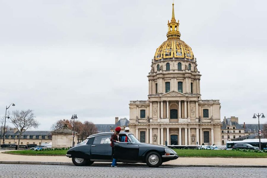 Paris: Private Guided City Tour in a Traction Avant or DS 21 - Starting at your hotel and building your own route