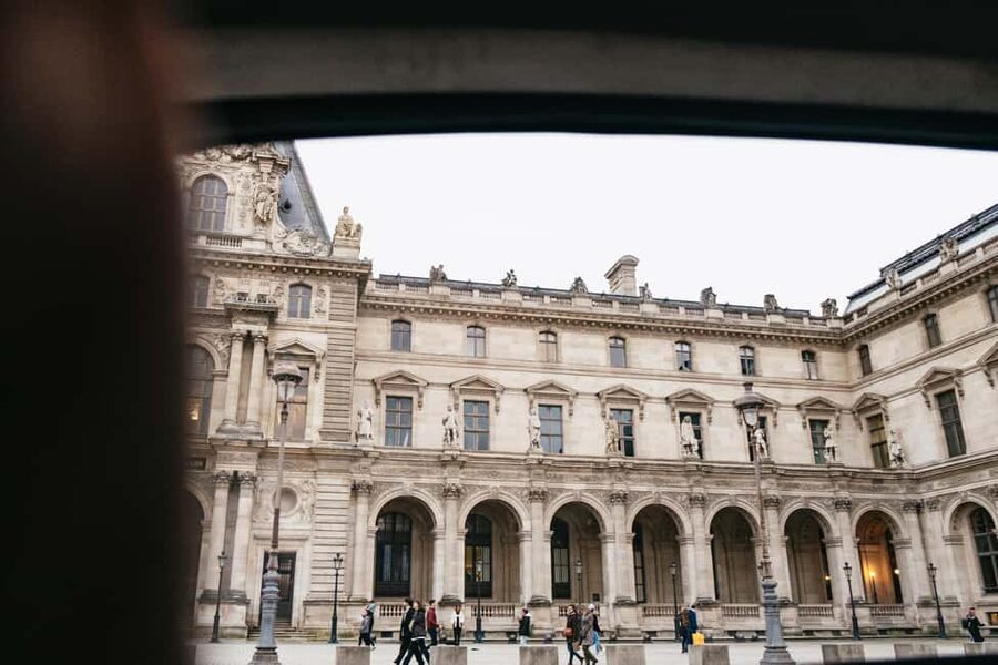 Paris: Private Guided City Tour in a Traction Avant or DS 21 - Architecture, side streets, and everyday Paris