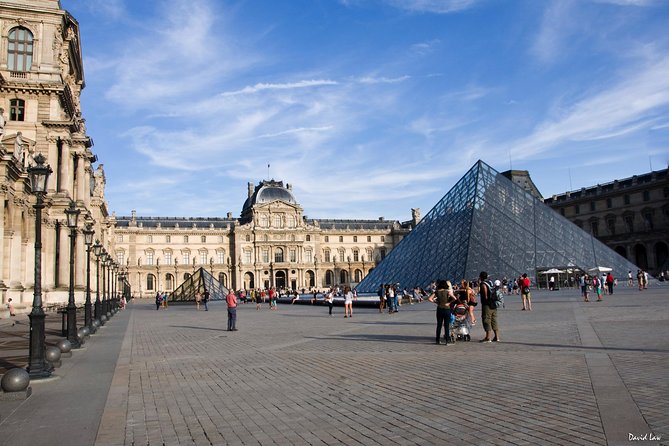 Paris Private Louvre Museum, Must See, 1H30 Tour. - A guide who adjusts the route to your interests
