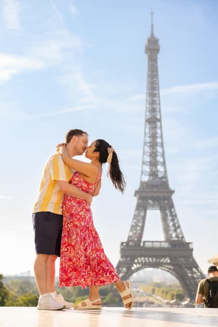 Paris: Private Photoshoot at the Eiffel Tower - The photographers and the quality of guidance