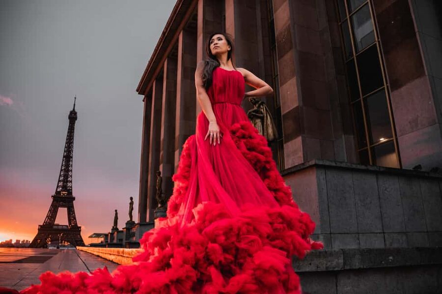 Paris: Private Photoshoot Near the Eiffel Tower - Key points at a glance