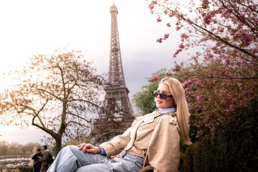 Paris: Private Photoshoot Near the Eiffel Tower - Choosing the best time of day