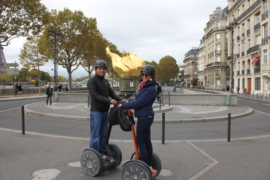 Paris: Private Sightseeing Segway Tour - Crossing Pont Alexandre III in grand style