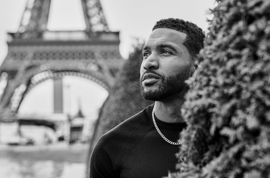 Paris: Private VIP Photoshoot with Experienced Photographer - Starting with the Eiffel Tower and central Paris