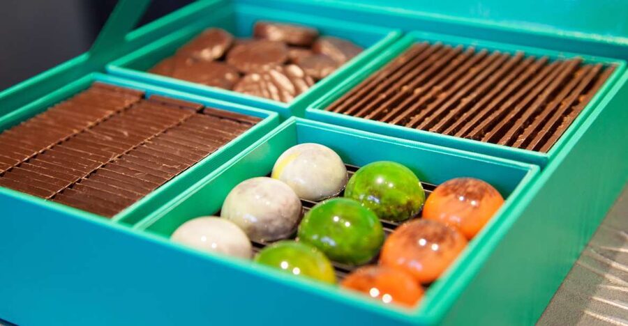 Paris: Pure Chocolate Walking Tour - The Paris between the tastings