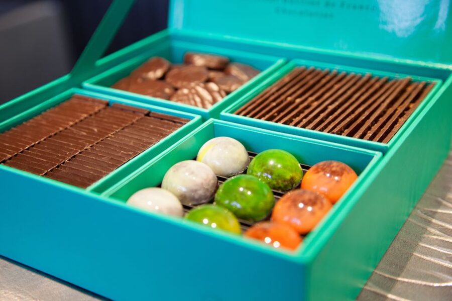 Paris: Pure Chocolate Walking Tour - Timing, weather, and practical details