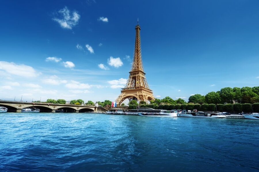 Paris: Romantic Cruise with 3-course Dinner on Seine River - Dinner, service, and what you actually receive