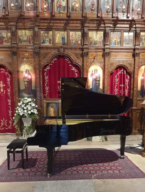 Paris: Romantic Piano Concert at Saint-Julien-le-Pauvre - Entering Saint-Julien-le-Pauvre